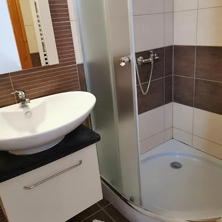 Apartament Tiborc *