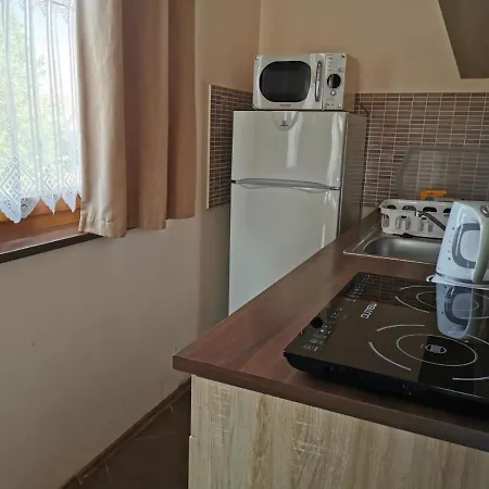 Tiborc Apartment *