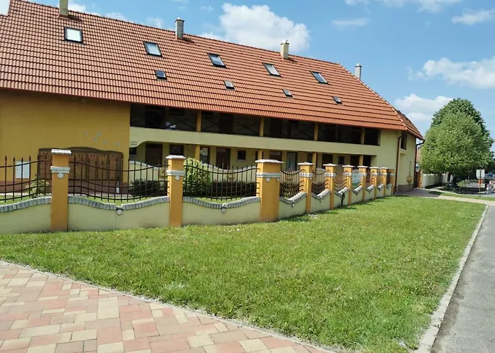 Tiborc Apartament Gyula